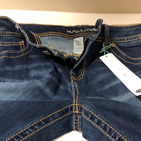 Maurices Stretchy Blue Wash Mid Rise Embellished Pockets Slim Boot Jeans 11/12 - Picture 4 of 16